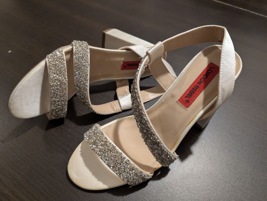 Buty ślubne na słupku diamenciki 38 nowe