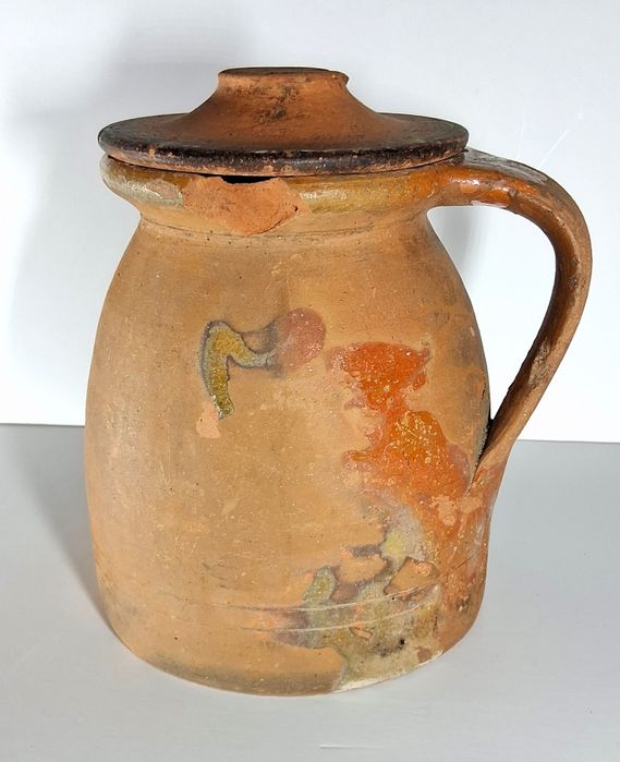 Antigo pote de barro