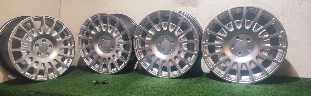 Felgi aluminiowe Ford Volvo 18" 8J Et45 5x108 Nowe Demo stan BDB