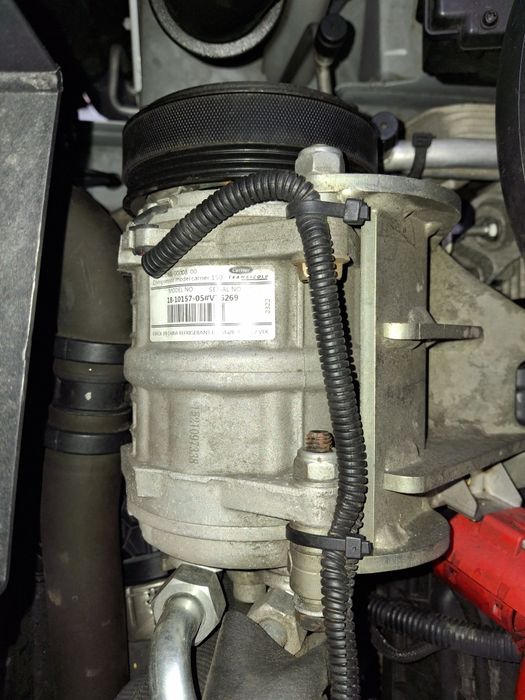 Agregat chłodniczy Carrier Xarios 350 22r stan bdb 12V 230V