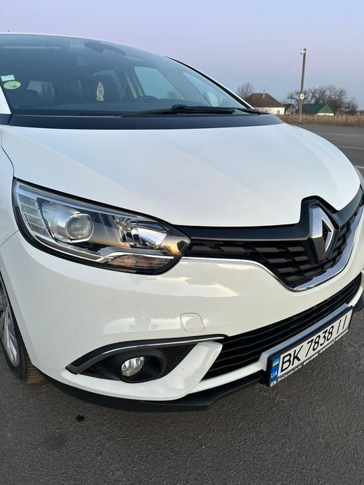 Продам автомобіль Рено сценік 4