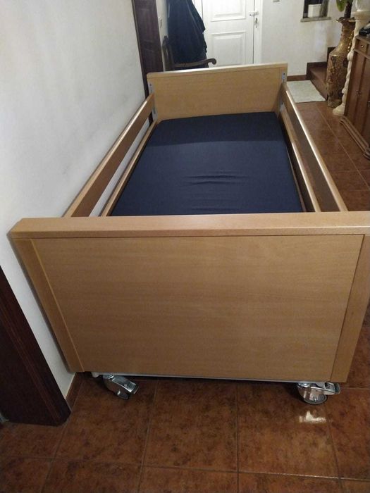 cama articulada eléctrica e elevatória