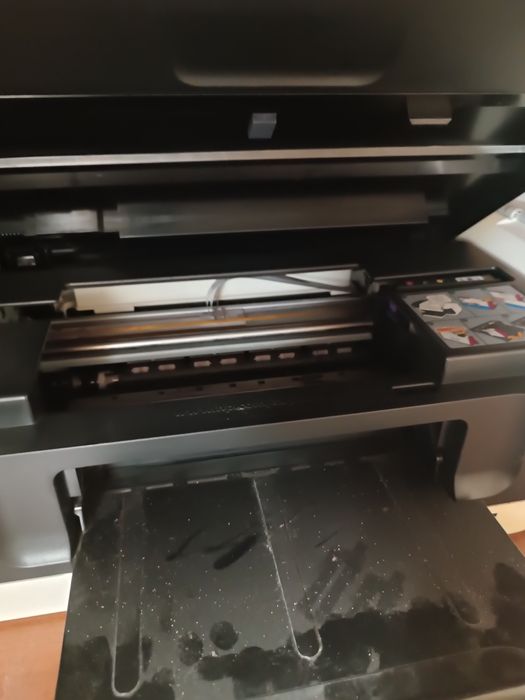 Принтер HP model E709n