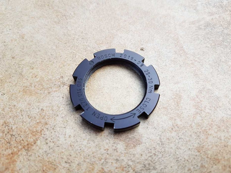 lockring pierścień blokujący BOSCH do zębatki eBike, oryginalny