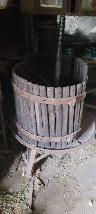 Продам прес срочно.