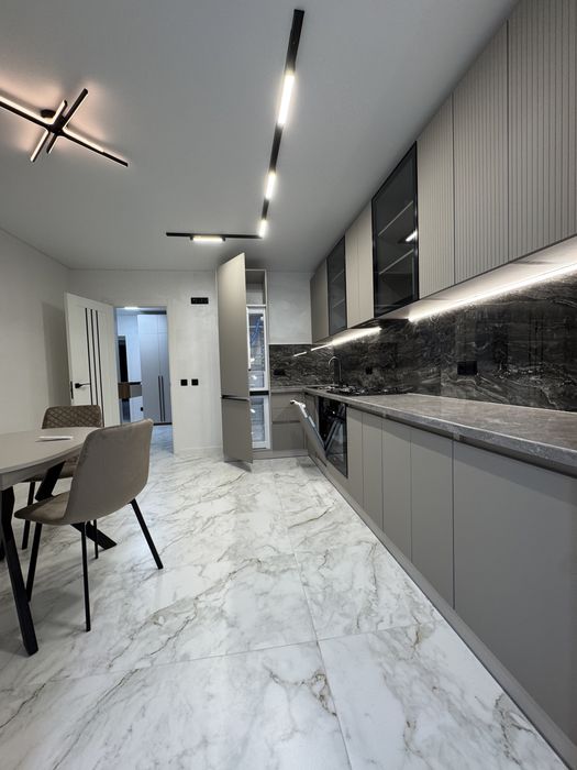 2 кімнатна квартира продаж Бам єр іо меблі техніка