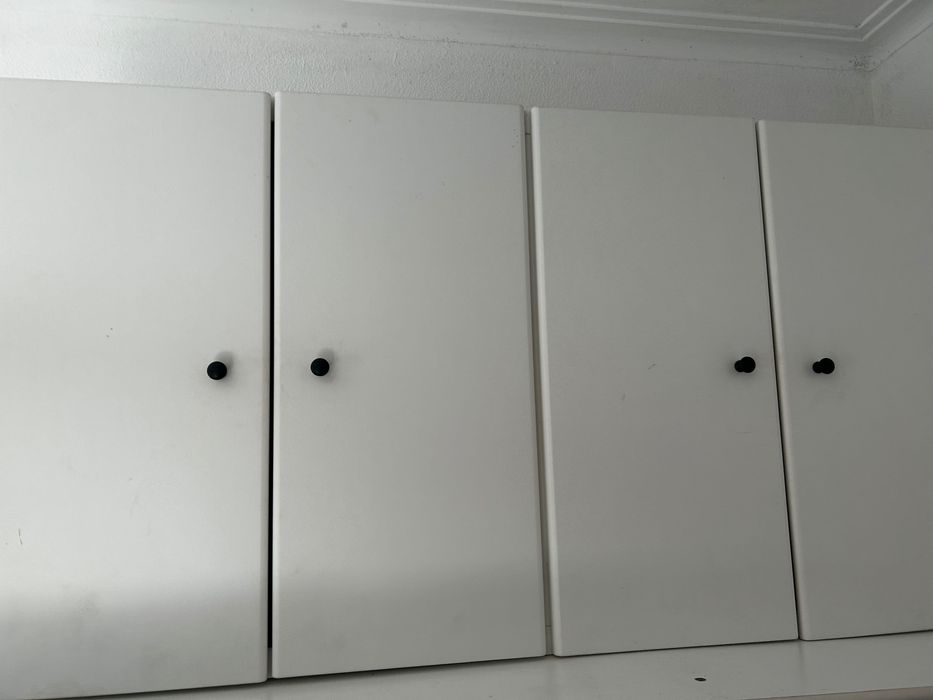 Armário branco IKEA