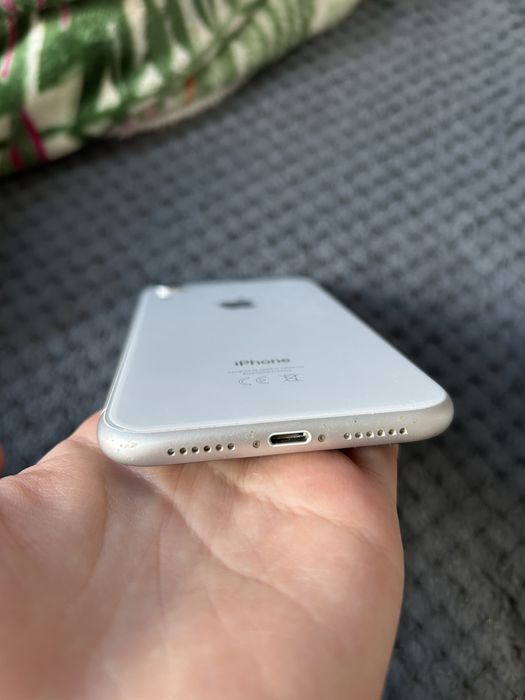 Iphone XR w bardzo dobrym stanie