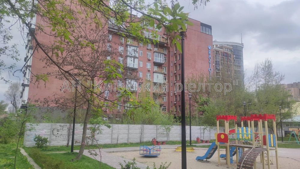 Продам ділянку під житлову забудову. вул. Ямська 54.