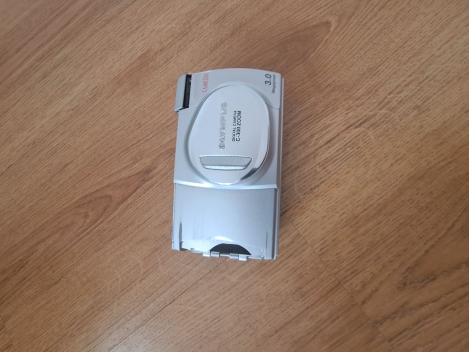 Aparat oliympus Camedia  C- 300  ZOOM  z kartą 128 MB