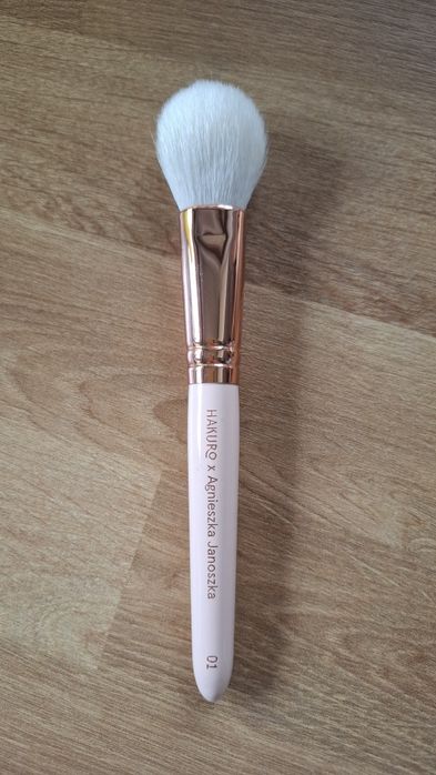 Hakuro Agnieszka Janoszka 01 pędzel