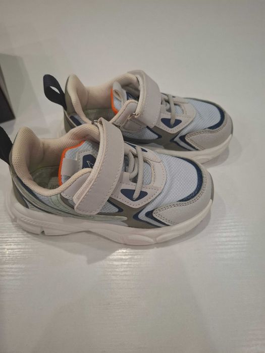 Дитячі кросівки Apawwa 27 розмір