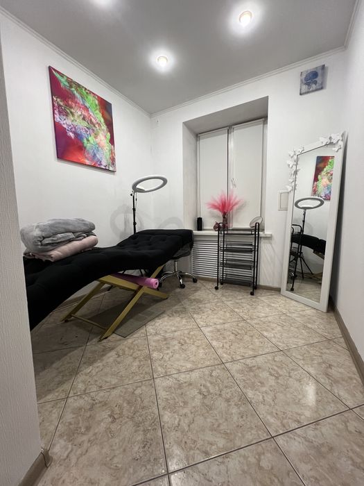 Оренда для перукаря, візажиста, кабінет, кушетка, місце бровіста