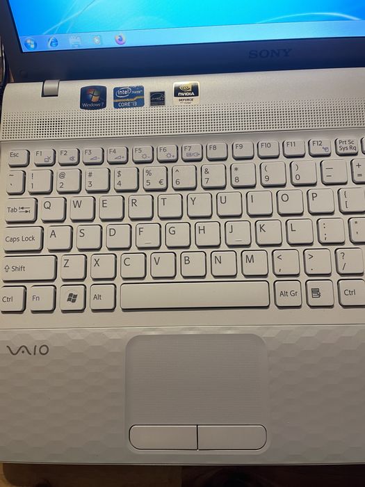 Laptop sony vaio VPCEH PCG-71811M 15” 8gb Ram i3