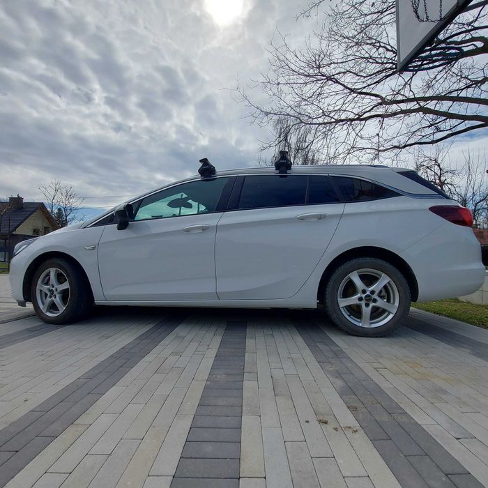Opel astra Sports tourer  +
