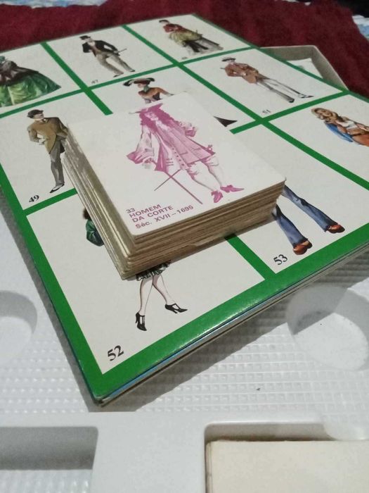 Jogo Tabuleiro Trajes de Todos os Tempos da SEL