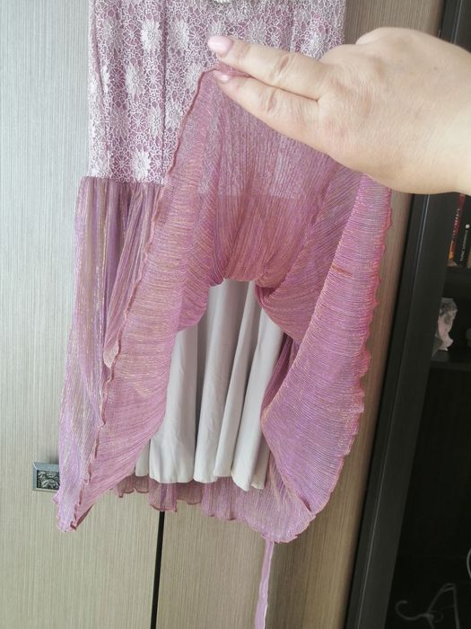 Красиве плаття для юної панянки