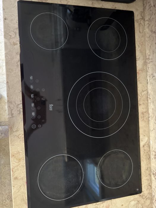 Placa vitroceramica teka com 90 cm a funcionar