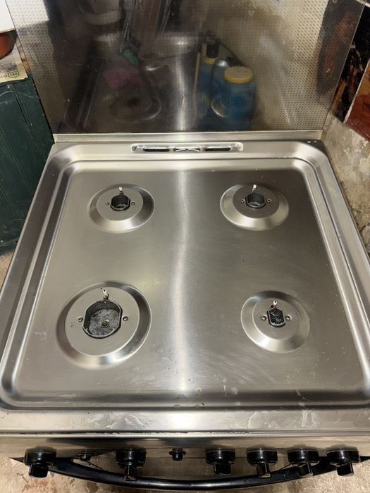 fogao a gaz  parte do forno nunca usada !!!