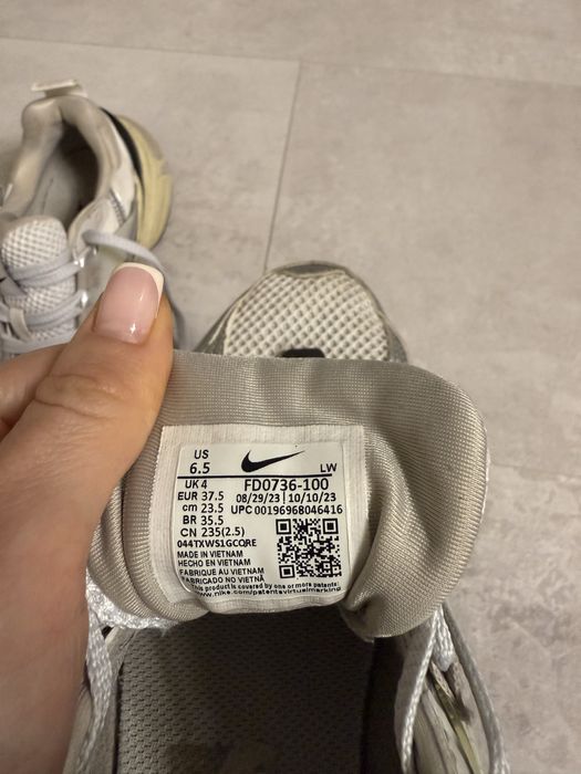 Кросівки Nike V2K Run