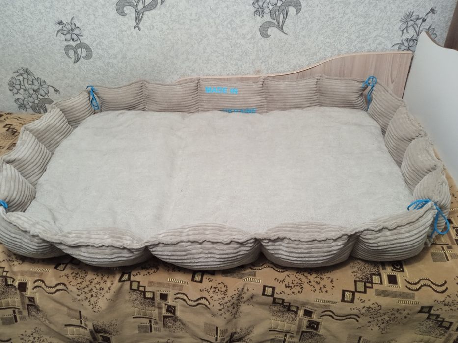 Лежак для великих собак