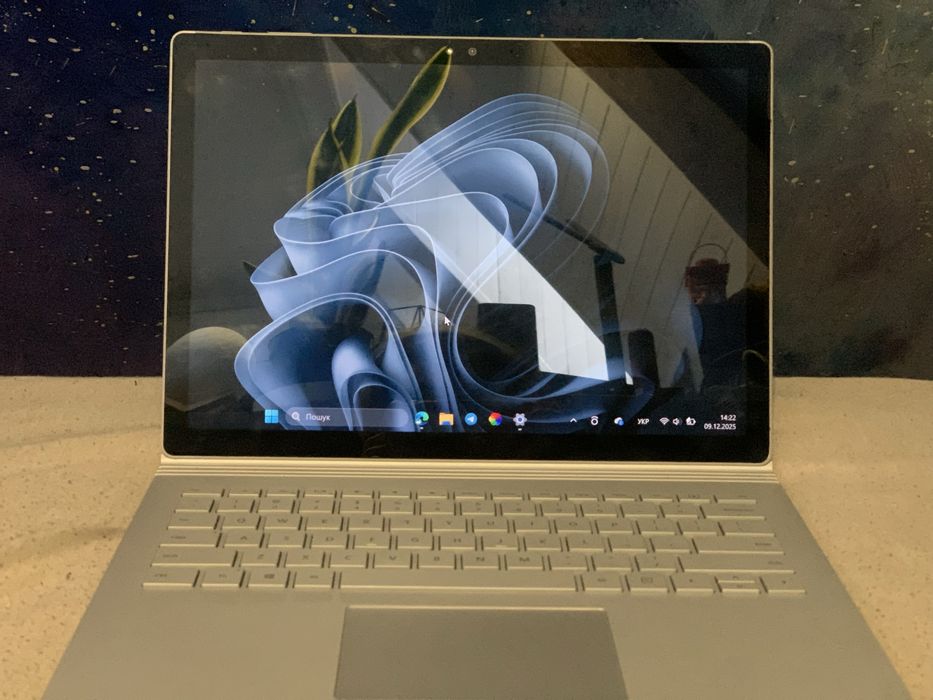 Microsoft surface book (i7/NVIDIA GeForce GPU)