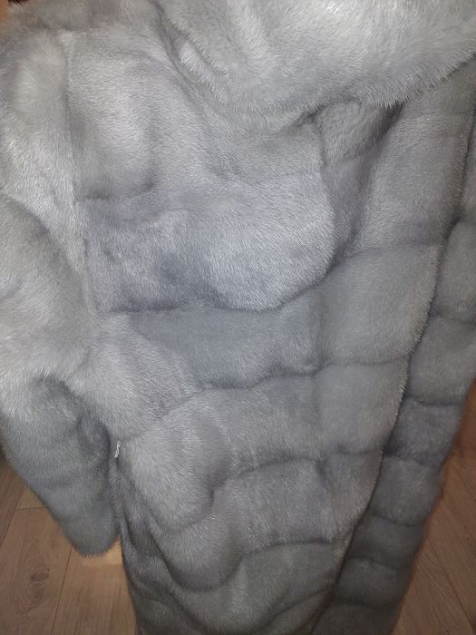 Норкова шуба,голубого окрасу