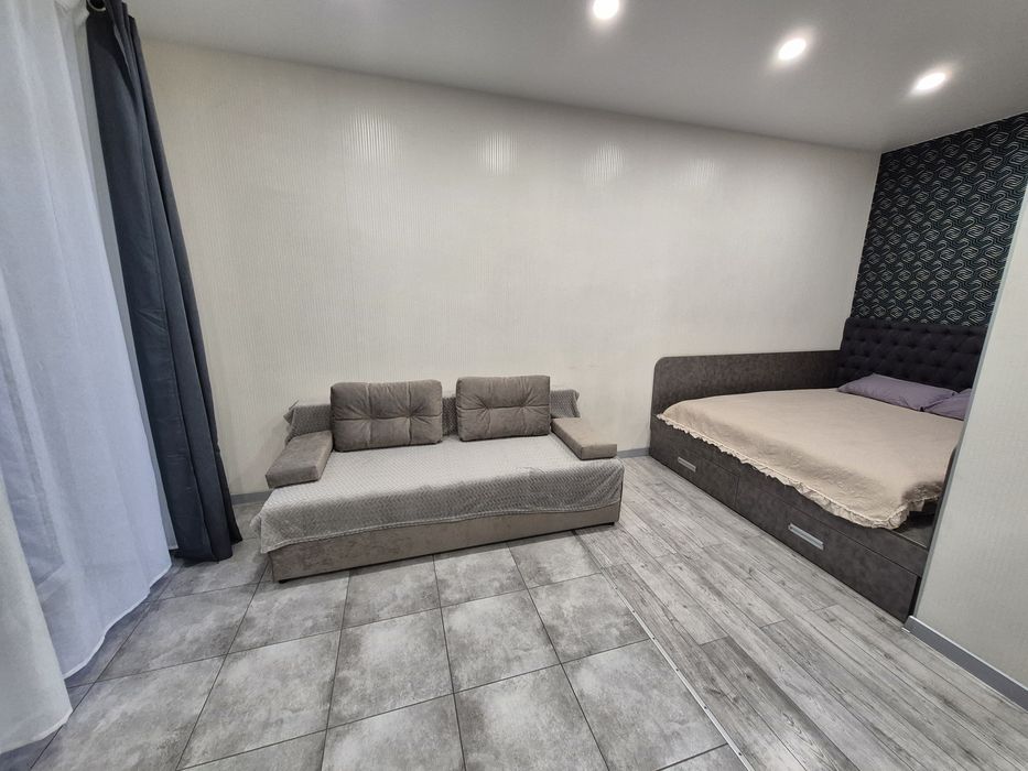 Подобово 1 кімнатна квартира в центрі міста