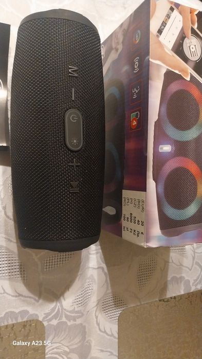 Głośnik bluetooth LED