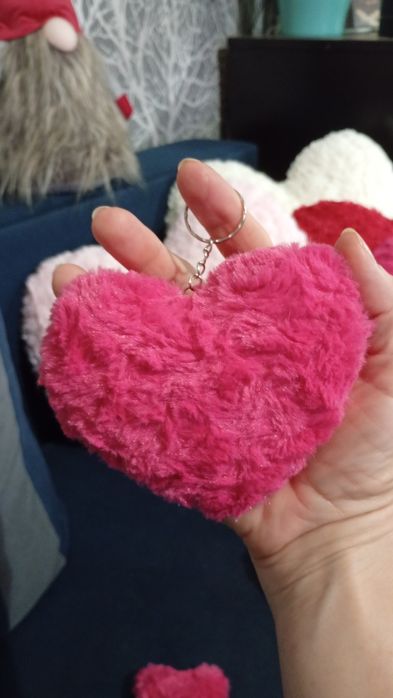 Serce na dłoni brelok