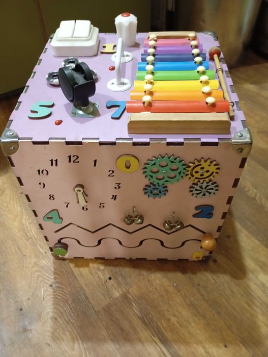 Детский развивающий куб