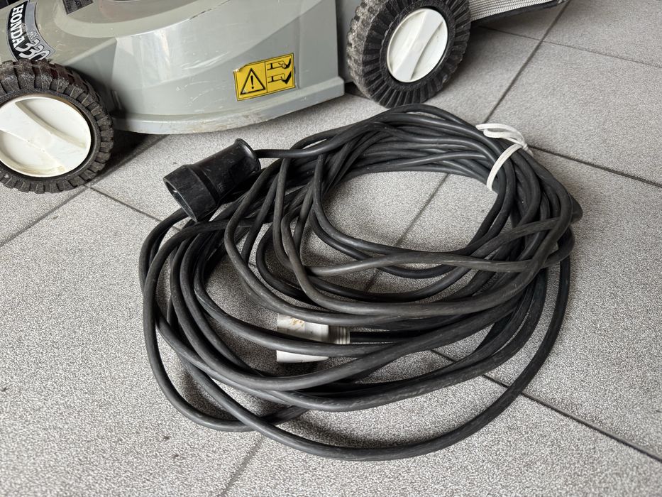 Cortador de relva eletrico com cabo