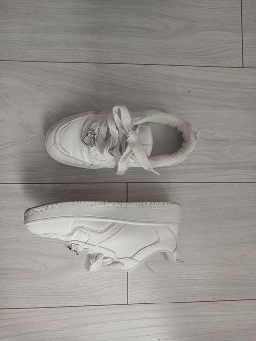 Buty białe dla dziewczynki wkładka 19.5 cm