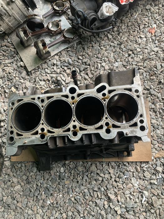 Запасні частини до двигуна Passat B6