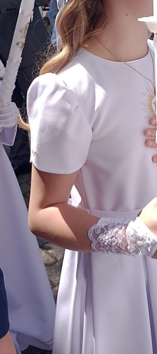 Alba dziewczęca sukienka komunijna rozm 146 - 152 wianek rękawiczki