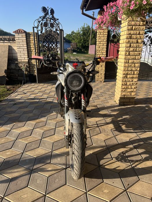 Spark 200R33 у хорошому стані