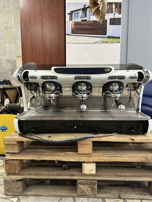 Професійна кавомашина Faema 3 групи  Італія