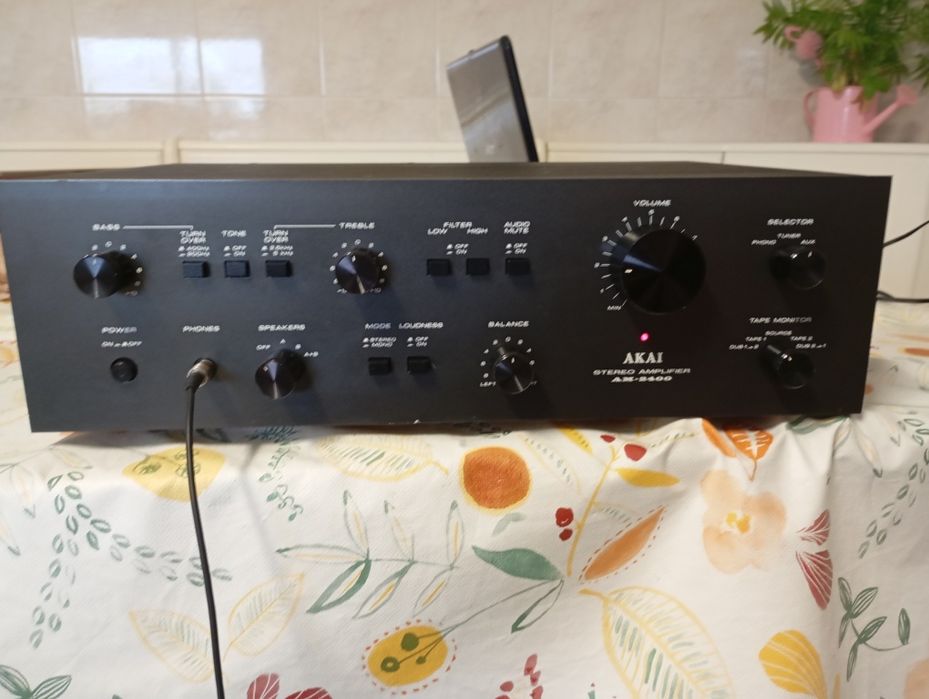AKAI AM 2400 Black Amplificador