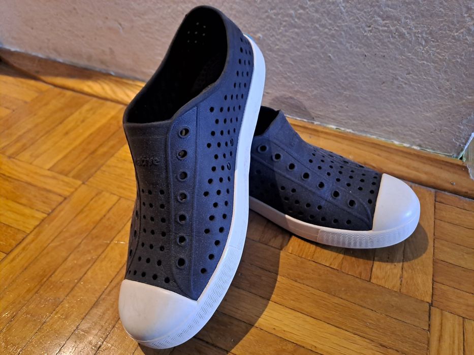 Trampki NATIVE J4