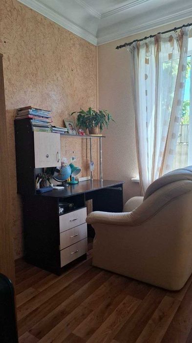 Добротний будинок  для великої сімЇ  з повним пакетом документів р-н Вузовський.