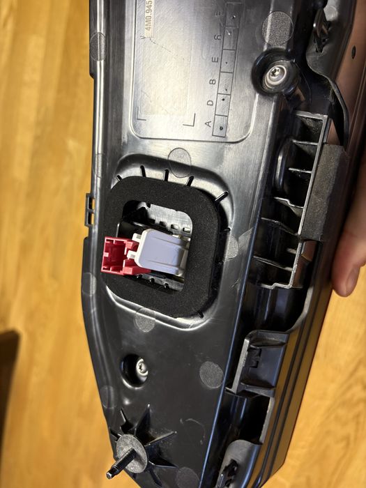 Задній лівий стоп на audi q7