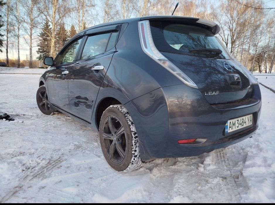 Продам Nissan leaf