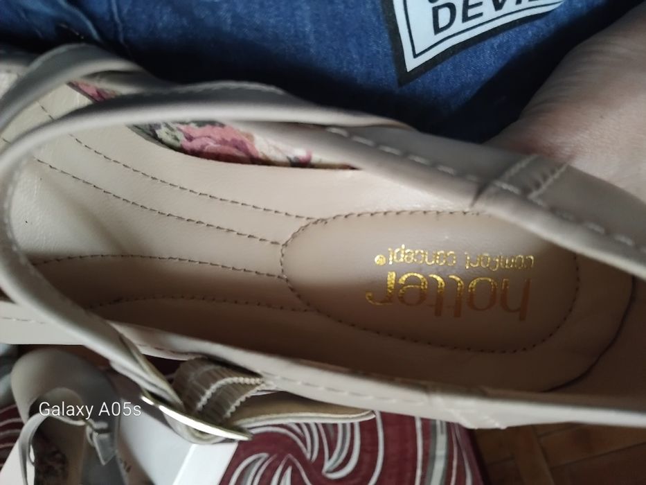 Шкіряні туфлі бренду HOTTER(Англія) 37.5р