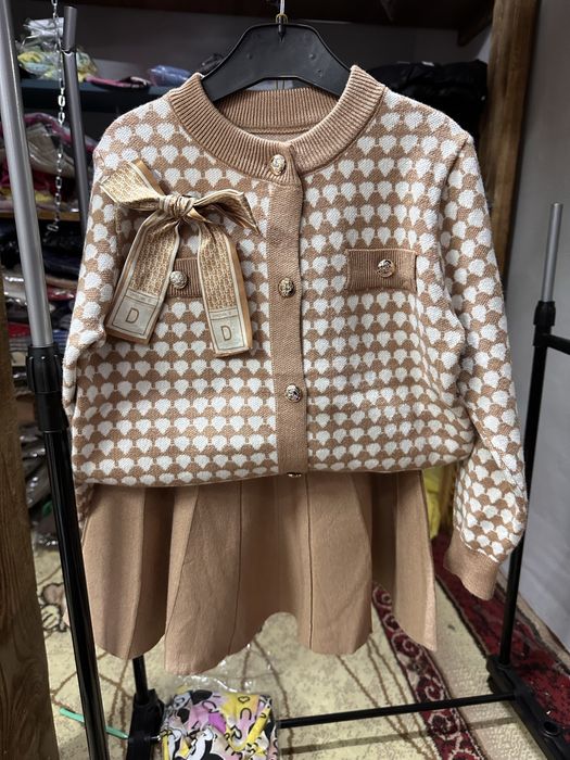 Костюм для дівчинки кофтина зі спідницей