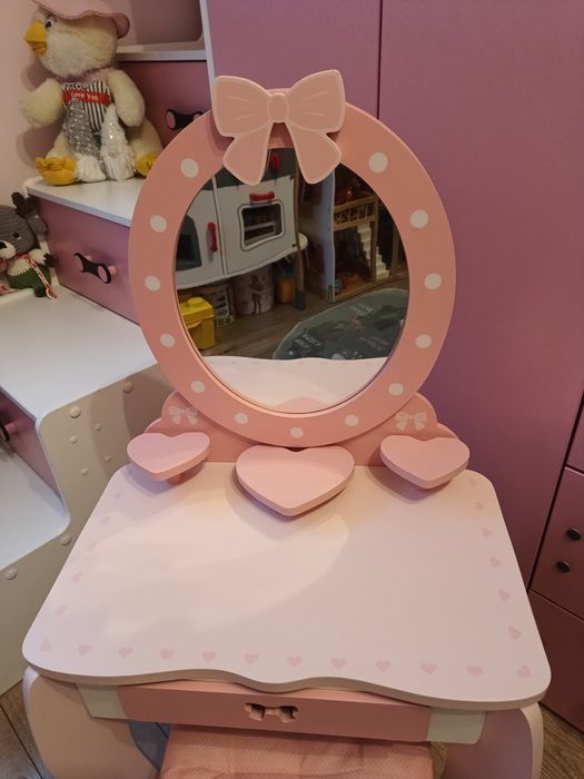 Drewniana toaletka dla dziewczynki, toaletka dziecięca