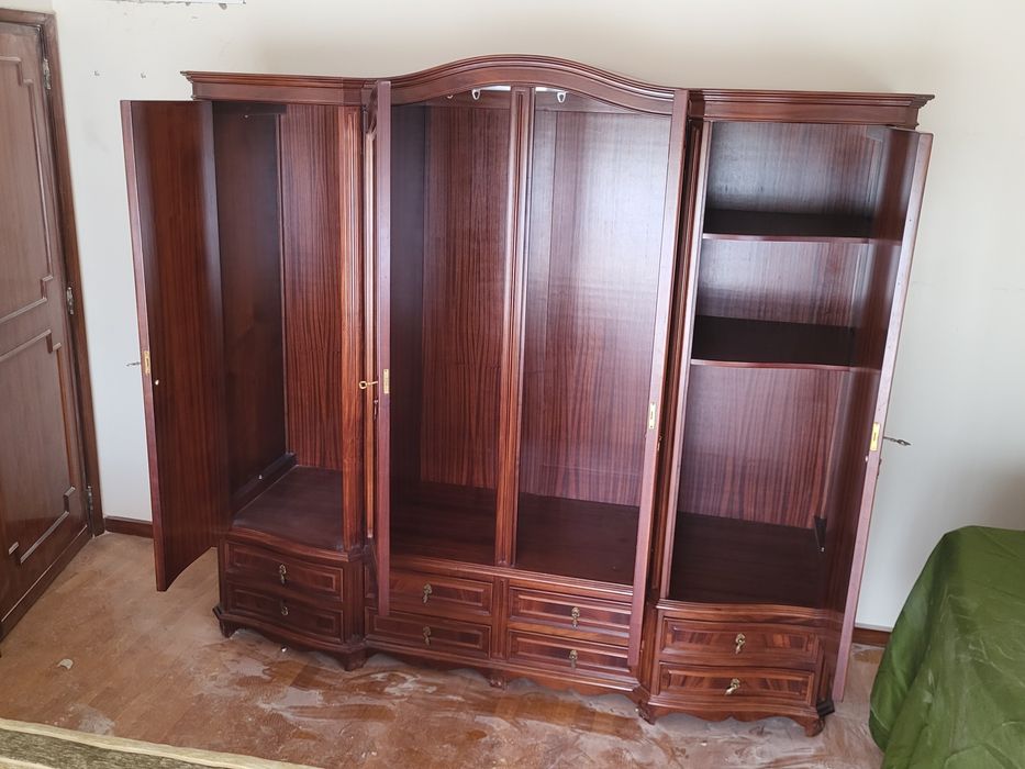 Armário (Guarda Roupa)