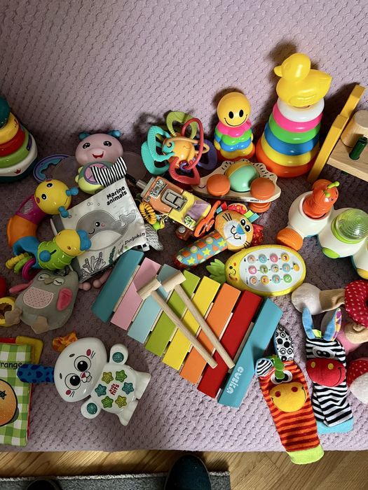 Набір дитячих іграшок. Продаю комплектом.