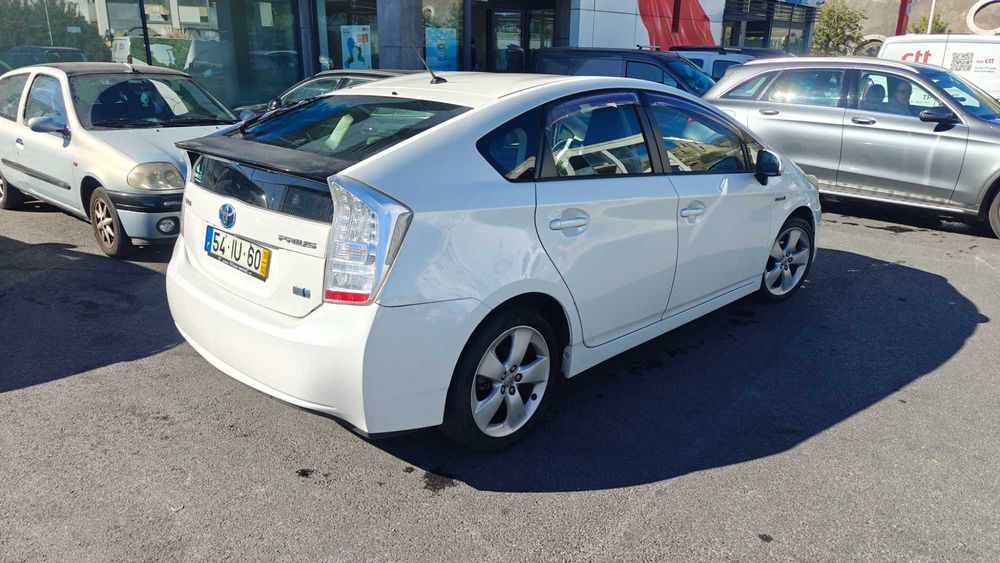 Toyota Prius 1.8 HSD Premium + GPS | 2010 | 200,000 km