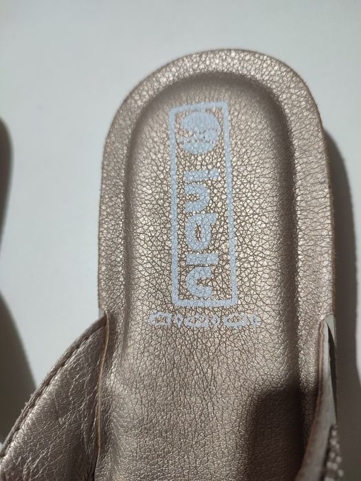 Босоніжки жіночі літні