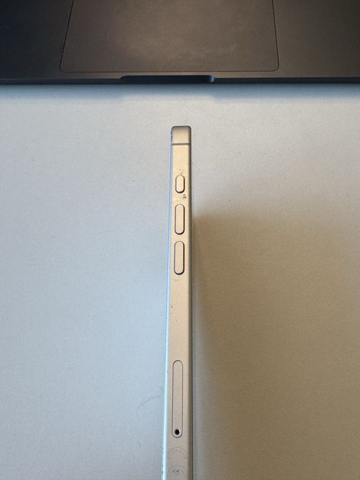 Iphone 16 biały 128GB